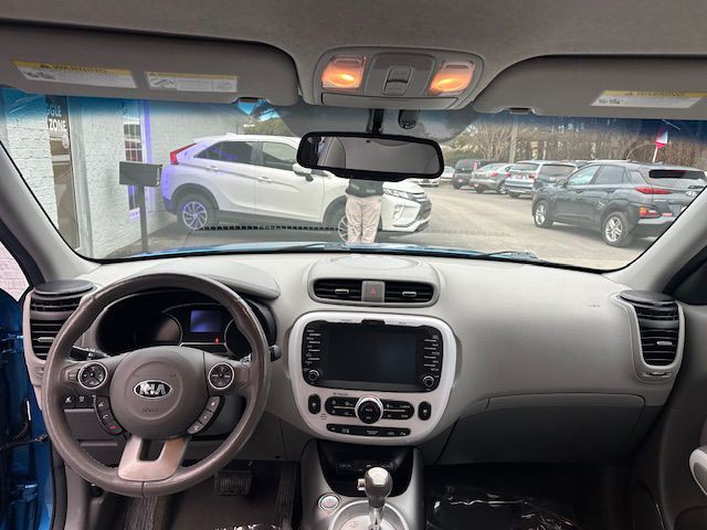2017 Kia Soul Image 16
