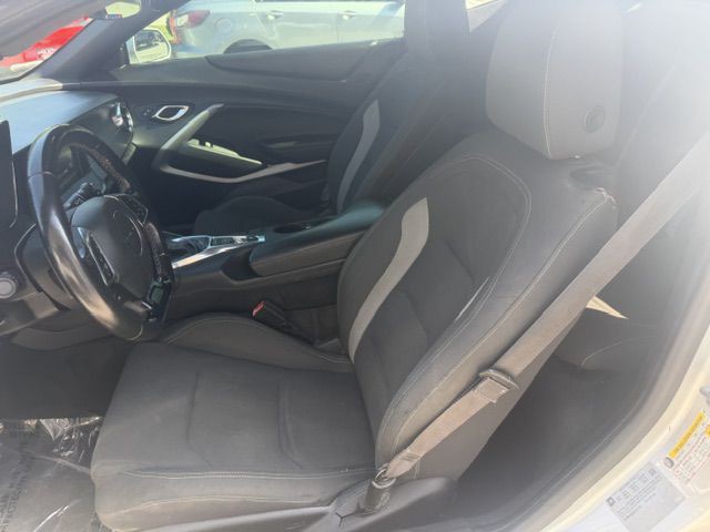 2016 Chevrolet Camaro Image 12