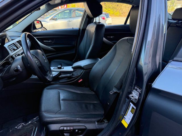 2013 BMW 3 Series Image 14