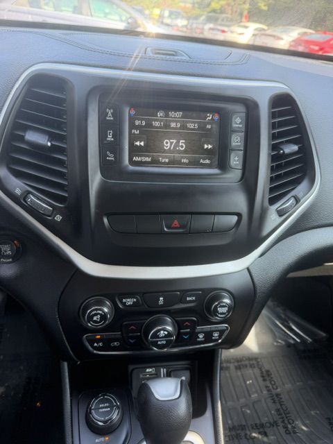 2014 Jeep Cherokee Image 16
