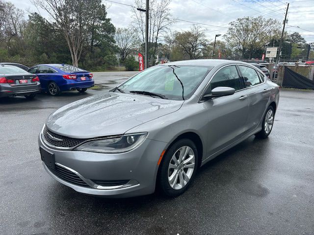 2016 Chrysler 200 Image 2