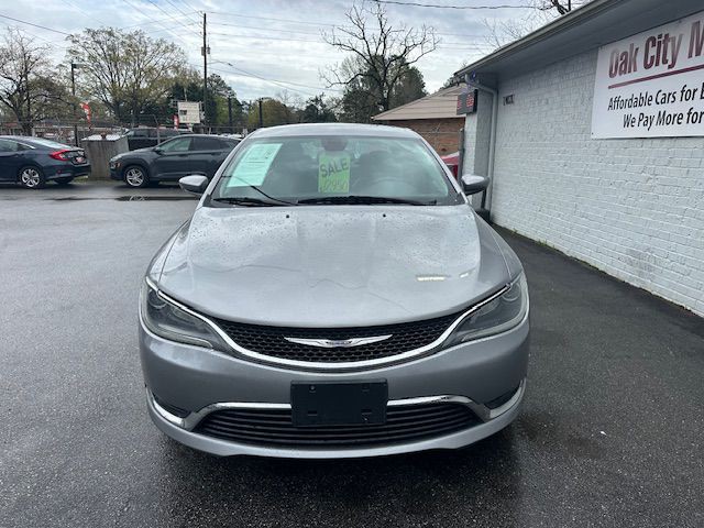 2016 Chrysler 200 Image 3