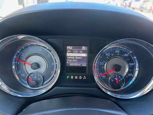 2013 Chrysler Town & Country Image 19