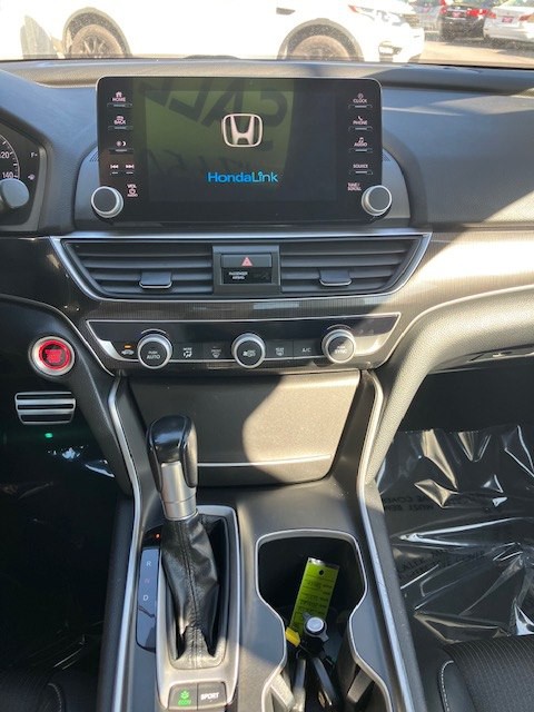 2018 Honda Accord Image 18
