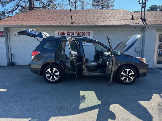 2017 Subaru Forester Image 10