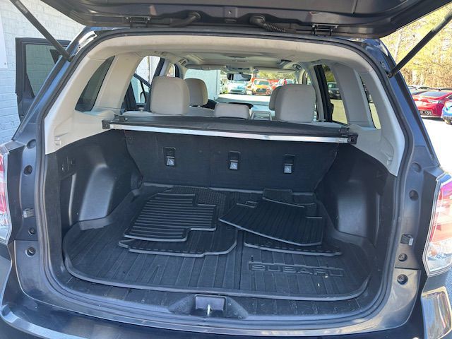 2017 Subaru Forester Image 13
