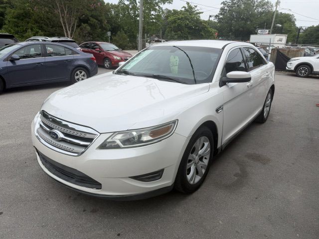 2010 Ford Taurus Image 2