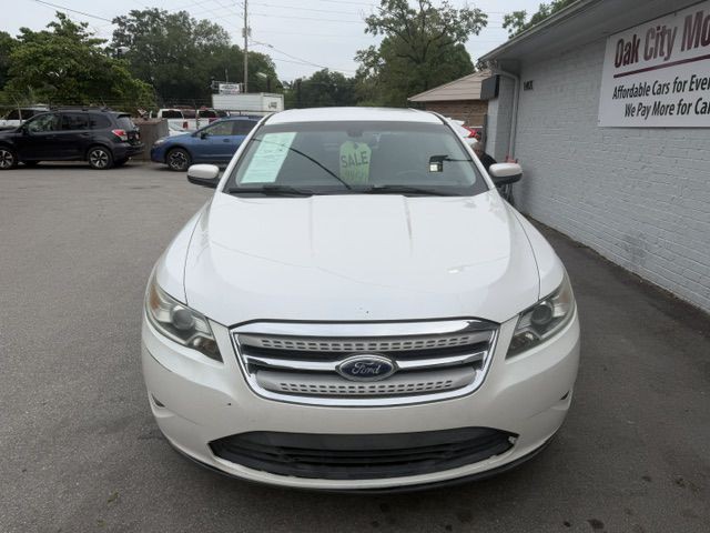 2010 Ford Taurus Image 3