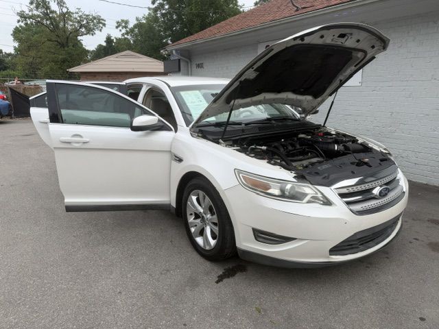 2010 Ford Taurus Image 9