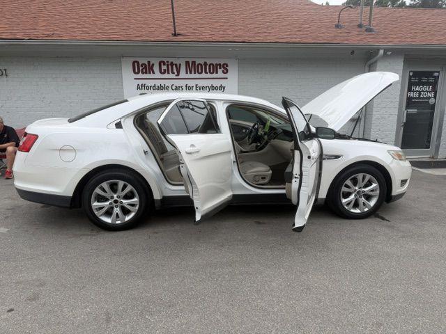 2010 Ford Taurus Image 10