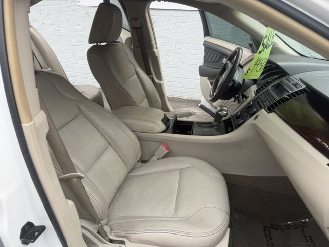 2010 Ford Taurus Image 11