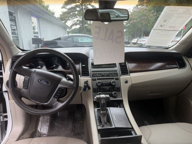 2010 Ford Taurus Image 14