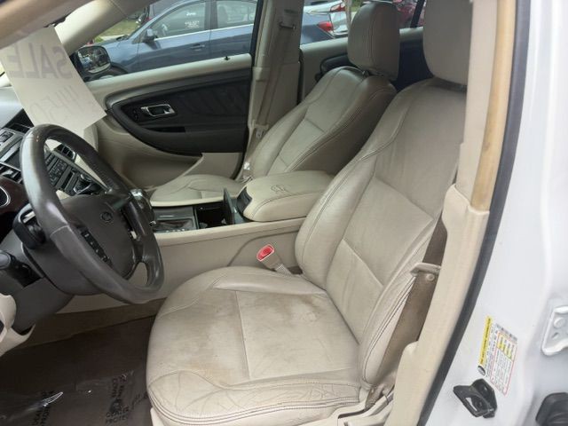 2010 Ford Taurus Image 15