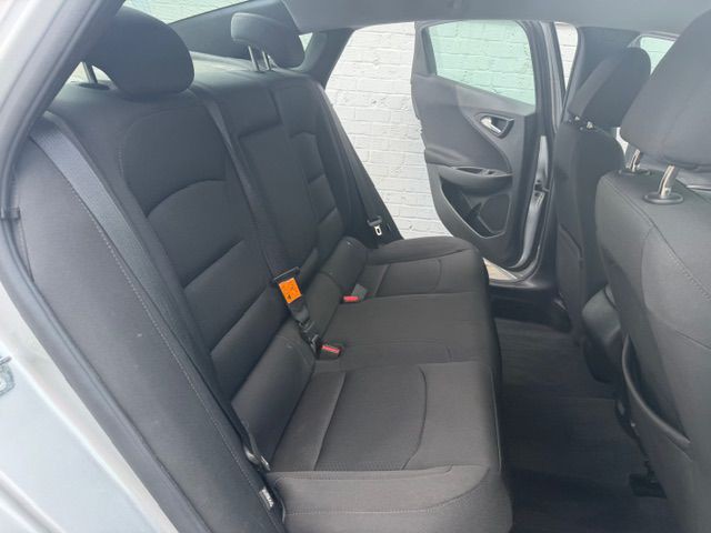 2018 Chevrolet Malibu Image 11
