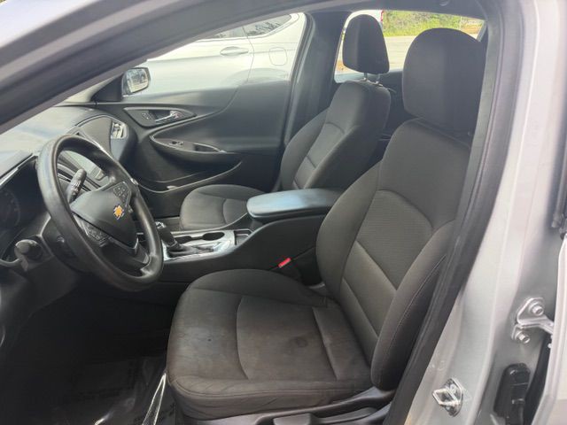 2018 Chevrolet Malibu Image 14