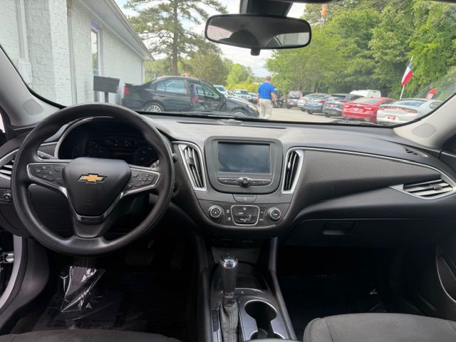 2018 Chevrolet Malibu Image 15