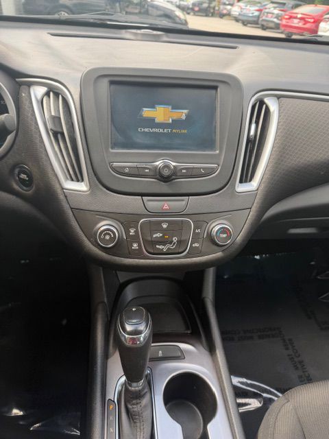 2018 Chevrolet Malibu Image 16