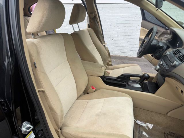 2010 Honda Accord Image 11