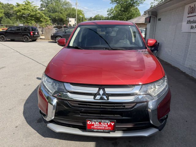 2017 Mitsubishi Outlander Image 3