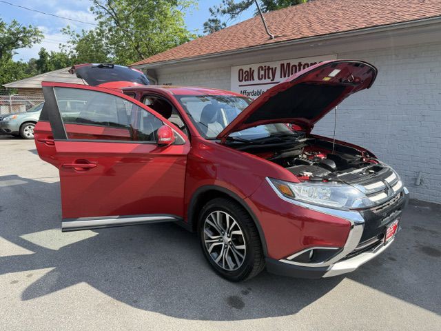 2017 Mitsubishi Outlander Image 9