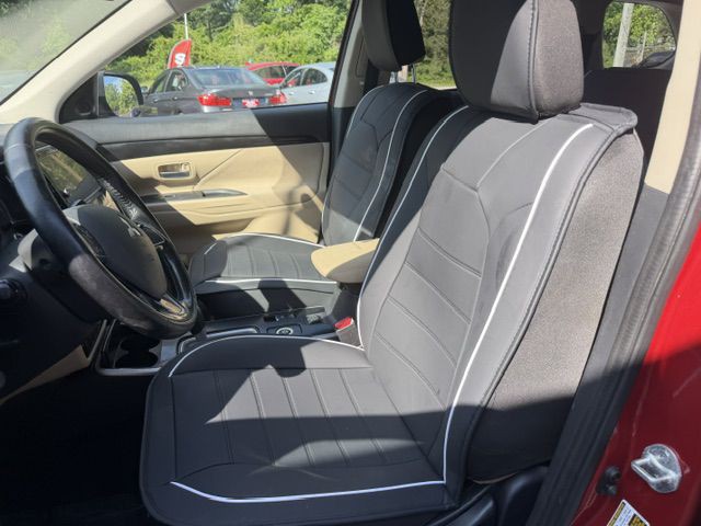 2017 Mitsubishi Outlander Image 15