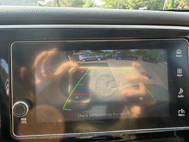 2017 Mitsubishi Outlander Image 18