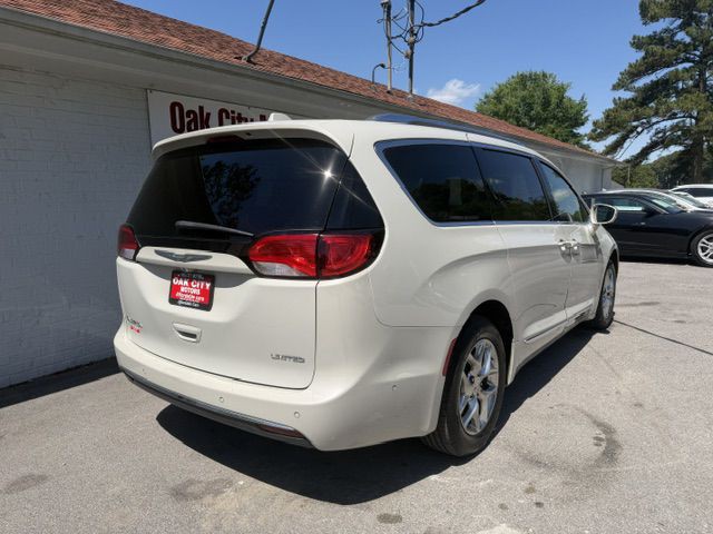 2017 Chrysler Pacifica Image 6