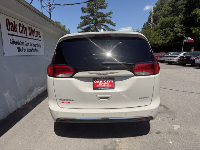 2017 Chrysler Pacifica Image 7