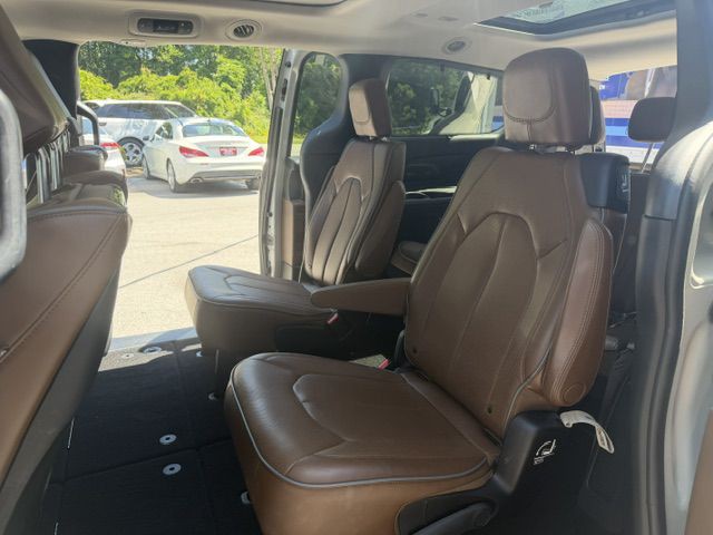 2017 Chrysler Pacifica Image 14