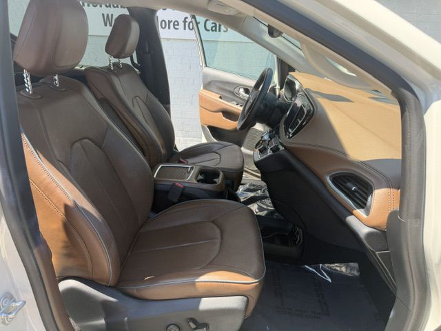 2017 Chrysler Pacifica Image 18