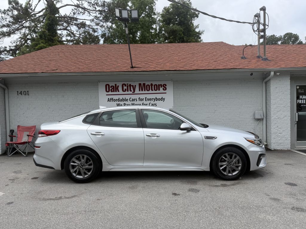 2020 Kia Optima Image 2