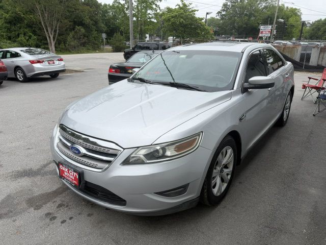 2011 Ford Taurus Image 2