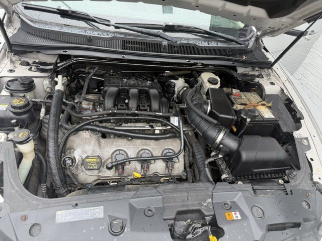 2011 Ford Taurus Image 10
