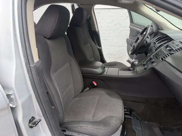 2011 Ford Taurus Image 11