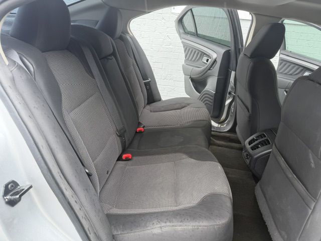 2011 Ford Taurus Image 12