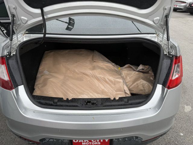 2011 Ford Taurus Image 13