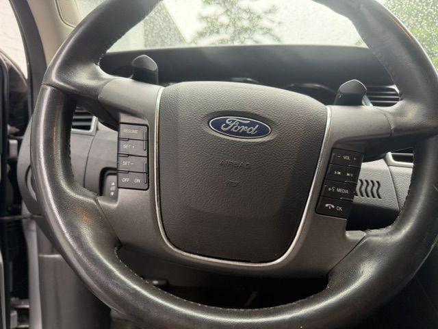 2011 Ford Taurus Image 17