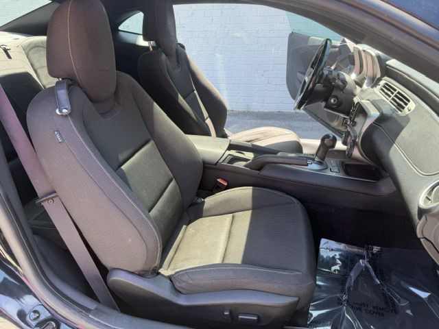 2015 Chevrolet Camaro Image 11