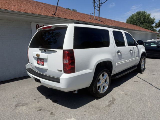 2012 Chevrolet Suburban Image 4