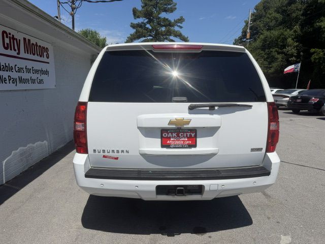 2012 Chevrolet Suburban Image 5