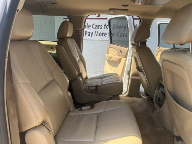 2012 Chevrolet Suburban Image 11