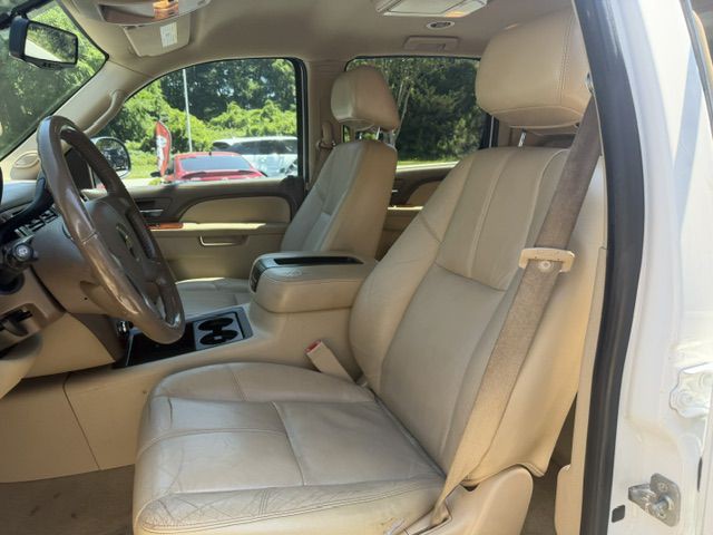 2012 Chevrolet Suburban Image 15