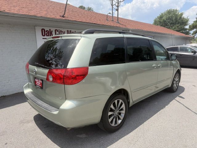 2008 Toyota Sienna Image 5