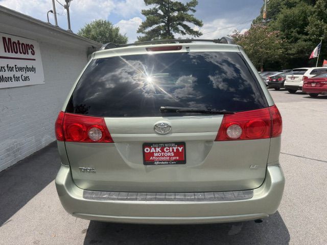 2008 Toyota Sienna Image 6