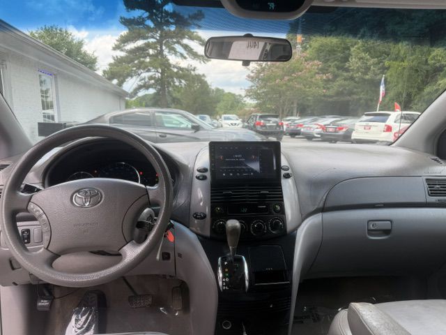 2008 Toyota Sienna Image 14