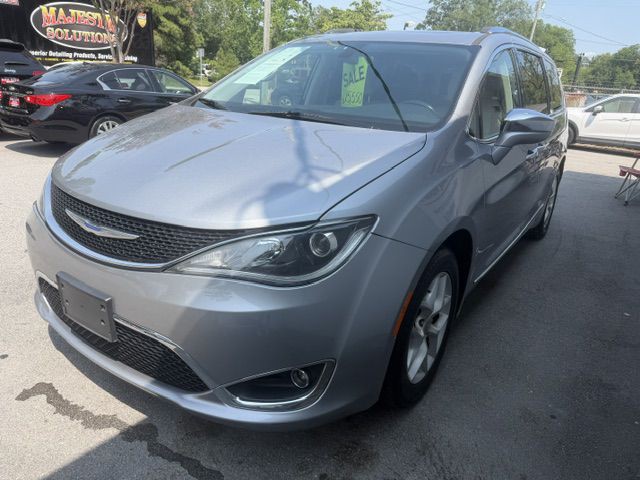 2020 Chrysler Pacifica Image 2