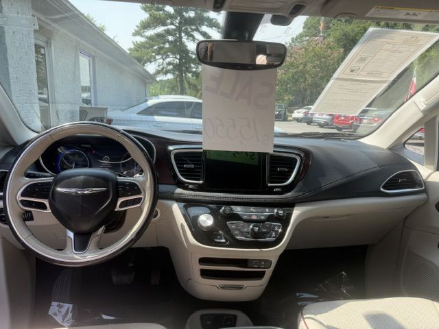 2020 Chrysler Pacifica Image 16