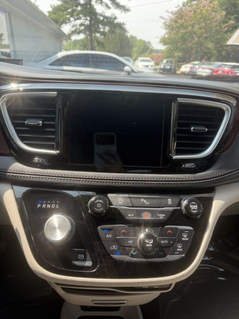 2020 Chrysler Pacifica Image 18