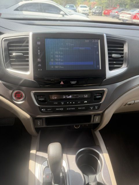 2016 Honda Pilot Image 16