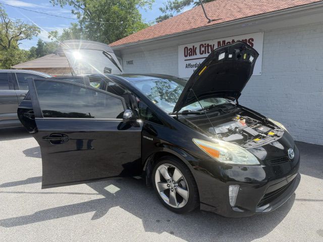 2013 Toyota Prius Image 8